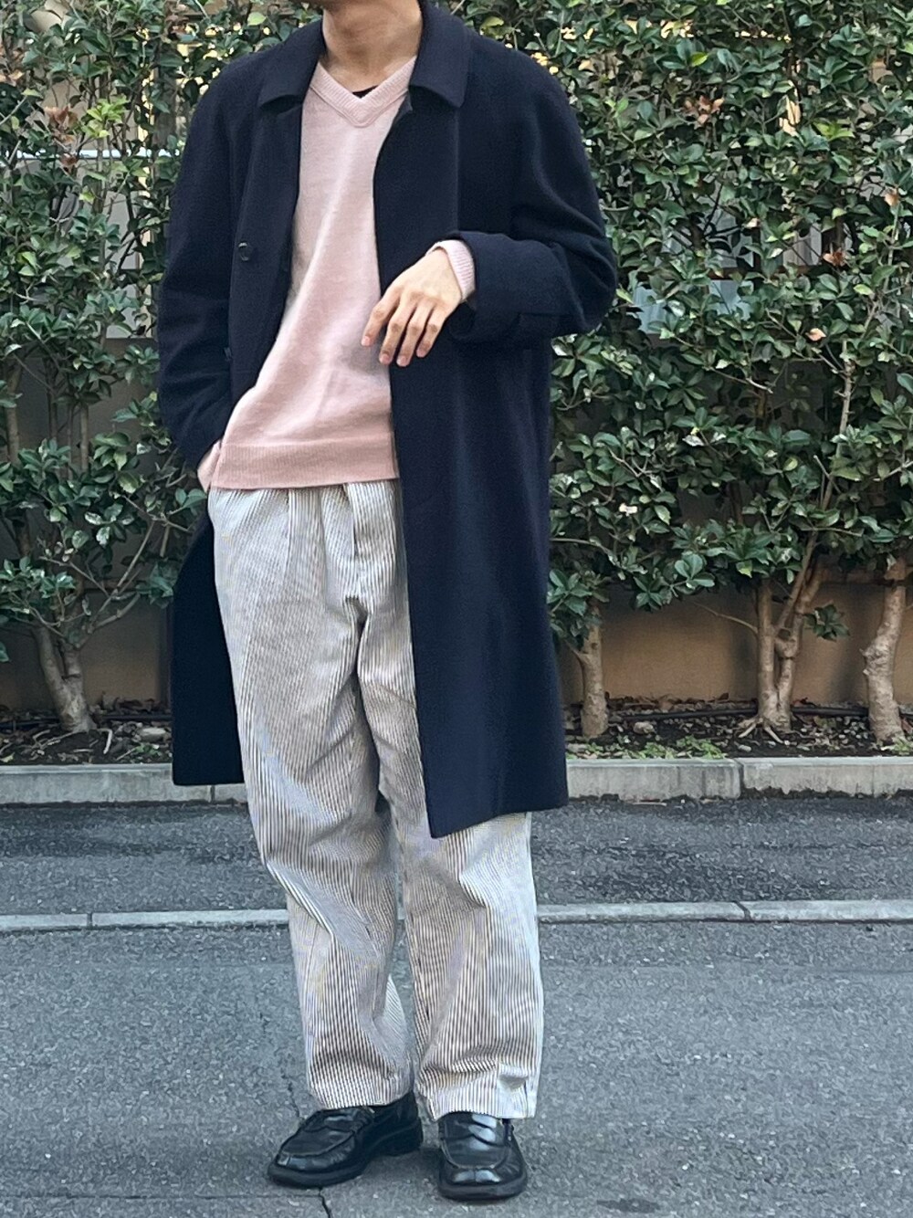 「ニット」｜「STUSSYのアイテム（ニット/セーター、ピンク系）」を使った、Takaさん（メンズ・171cm）の春コーディネートの1枚目の写真
