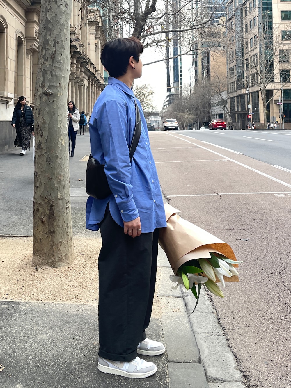 「秋コーデ、初秋コーデ、ootd、秋服準備はじめました、Melbourne」｜「UNIQLOのアイテム（シャツ/ブラウス、ブルー系）」を使った、陳亭さん（メンズ・160cm）の秋コーディネートの1枚目の写真