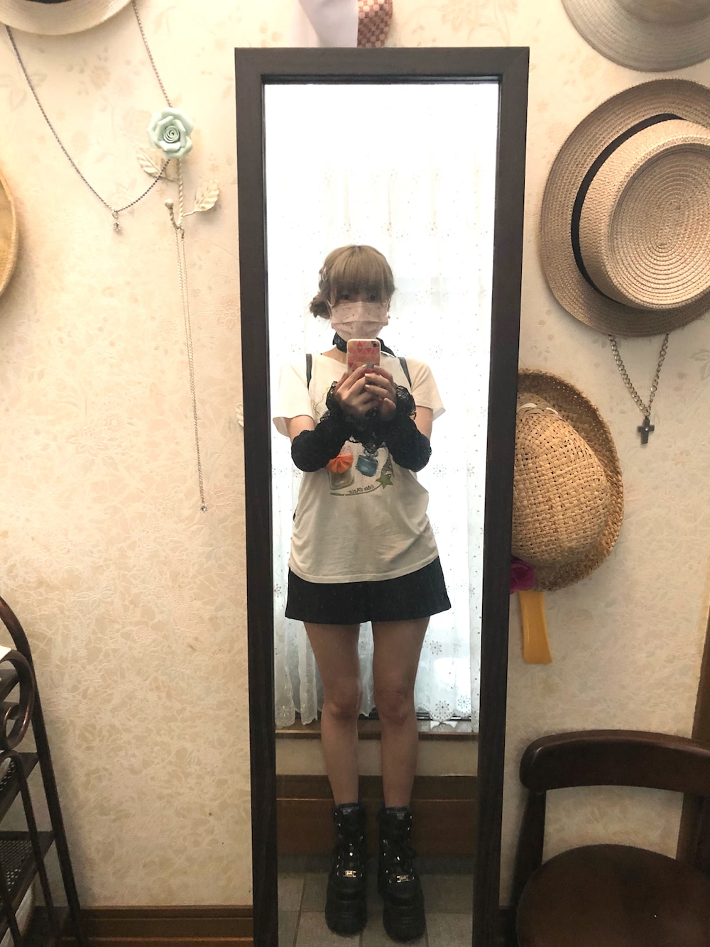 「夏コーデ、パンツスタイル、大人女子、お洒落さんとつながりたい、着回しコーデ、大人コーデ、キレイめカジュアル」｜「U by Ungaroのアイテム（Tシャツ/カットソー、ホワイト系）」を使った、joeさん（レディース・158cm）の夏コーディネートの1枚目の写真