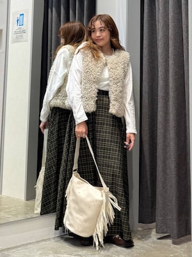 「アイテム（モカシン/デッキシューズ）」を使った、Ayaさん（レディース・152cm・20代）の秋コーディネート