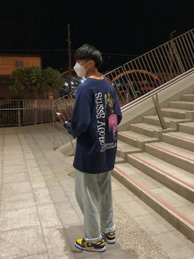 「STUSSY（ステューシー）のアイテム（トップス、ブルー系）」を使った、Kuan-Hsuan  Wangさん（メンズ・170cm）の秋コーディネート