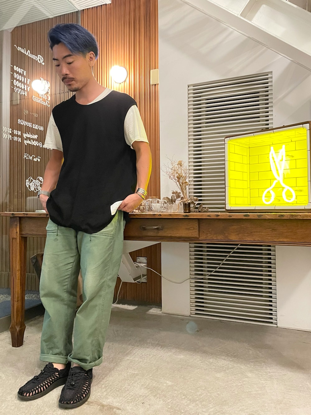 「バスケ、ルーズシルエット、大人ストリート、ストリート、ストリート系、美容師、ラフ、夏コーデ、シンプルコーデ、カジュアル、オーバーサイズ、summer、大人カジュアル、レイヤードスタイル、夏」｜「JOURNAL STANDARDのアイテム（タンクトップ、ブラック系）」を使った、yukikwamura0725さん（メンズ・171cm）の夏コーディネートの1枚目の写真