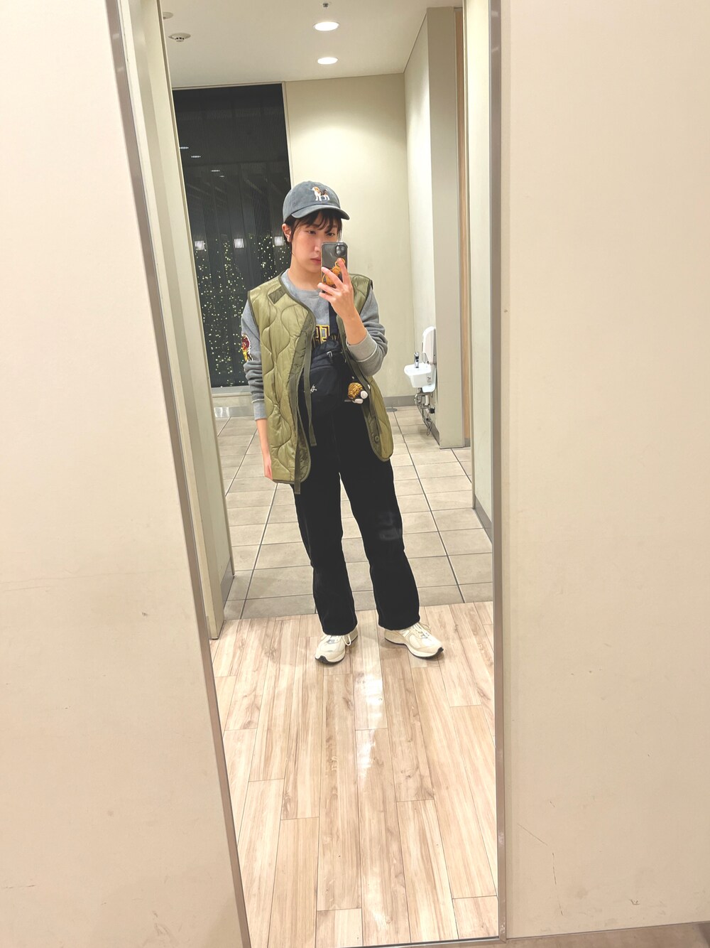 「UNIQLOのアイテム（デニムパンツ、ブルー系）」を使った、ぴすさん（レディース・157cm）の冬コーディネートの1枚目の写真