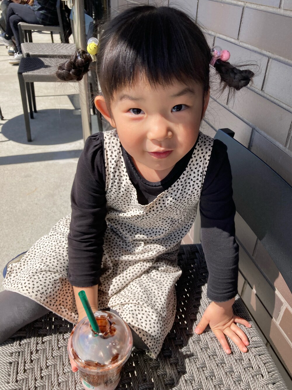 「キッズファッション、カジュアルコーデ、おしゃれさんと繋がりたい、レオパード、おんなのこ、だから秋服が好き、おんなのこコーデ、きれいめカジュアル、休日コーデ、エイチアンドエム」｜「H&M DIVIDEDのアイテム（ワンピース、ベージュ系）」を使った、caeさん（キッズ・100cm）の秋コーディネートの1枚目の写真