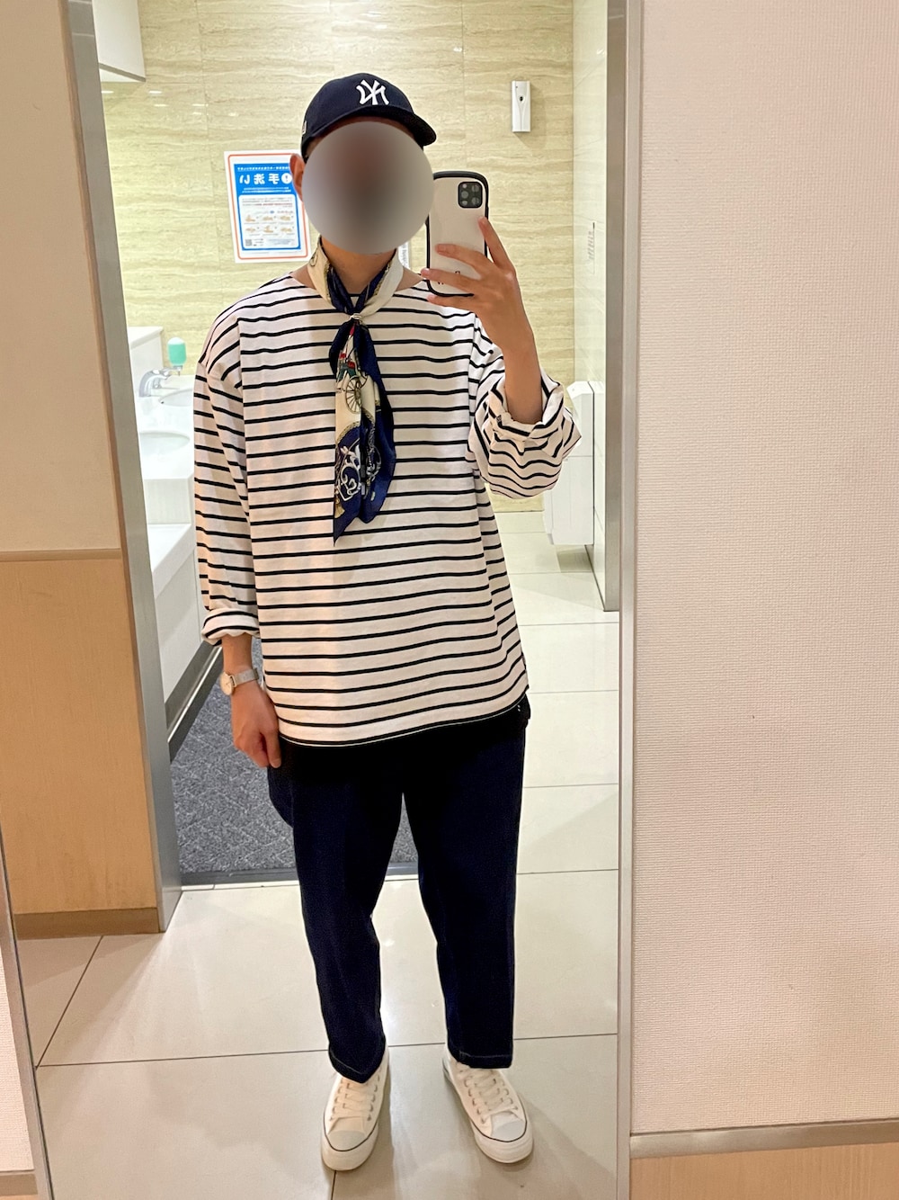 「ボーダー、ビックシルエット、キャップ、オールスター、スカーフ、デニム」｜「JOURNAL STANDARD relumeの◆DENIM ワイドスラックス（デニムパンツ、ブルー系）」を使った、FLさん（メンズ・178cm）の春コーディネートの1枚目の写真