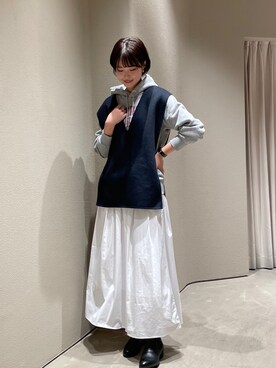 「SHENERY（シーナリー）のアイテム（ベスト、ブルー系）」を使った、a i k aさん（レディース・167cm）の秋コーディネート