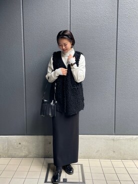 「SHENERY（シーナリー）のアイテム（ベスト、ブラック系）」を使った、a i k aさん（レディース・167cm）の冬コーディネート