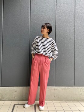 「NIKE（ナイキ）のアイテム（スニーカー、ホワイト系）」を使った、a i k aさん（レディース・167cm）の秋コーディネート