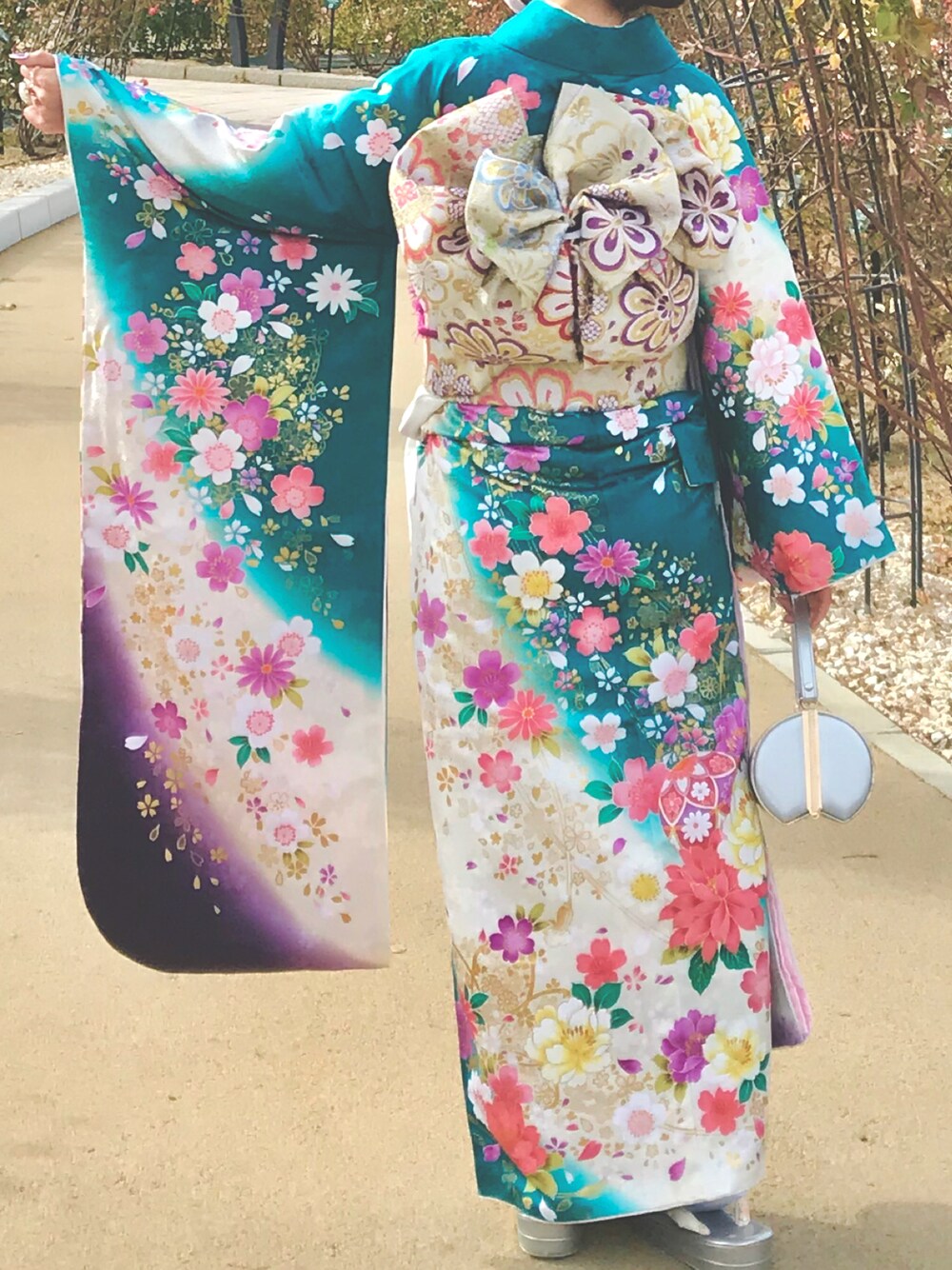 「低身長、低身長コーデ、成人式、振袖、20歳、着物、kimono、Japan」｜「さがの館のアイテム（着物、グリーン系）」を使った、みれいさん（レディース・147cm）の秋コーディネートの1枚目の写真