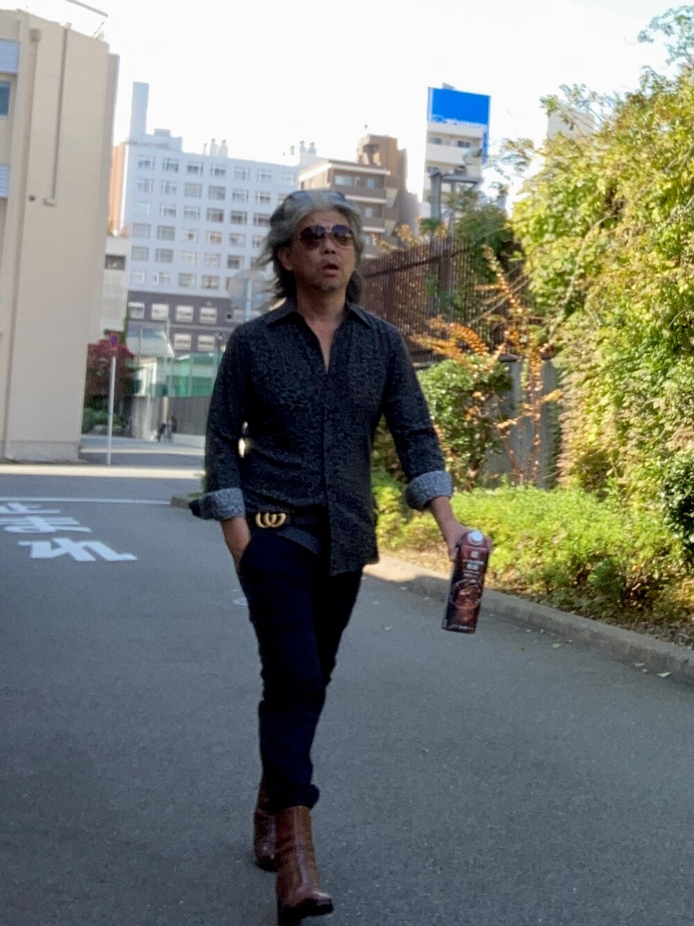 「大人カジュアル、秋冬コーデ、お洒落さんとつながりたい、カジュアル、秋服、シンプルコーデ、オトナカジュアル、古着好きな人と繋がりたい」｜「TOM FORDのアイテム（シャツ/ブラウス、ブラウン系）」を使った、YKさん（メンズ・175cm）の秋コーディネートの1枚目の写真