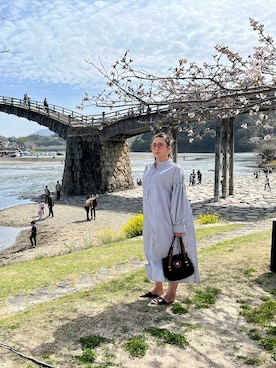 「coca（coca）（コカ）のアイテム（シャツワンピース）」を使った、Mitsueさん（レディース・169cm）の春コーディネート