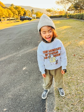 「レイヤードスタイル」｜「しまむら（シマムラ）のアイテム（スウェット）」を使った、KAI ⠒̫⃝CHIさん（キッズ・110cm）の秋コーディネート