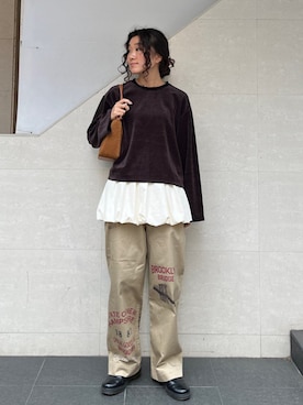 「SHIPS（シップス）のアイテム（Tシャツ/カットソー）」を使った、榎本さん（レディース・156cm）の秋コーディネート