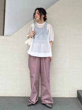 「ADD CULUMN（アドカラム）のADD CULUMN:FIGRE BOSTON S（ボストンバッグ、ホワイト系）」を使った、榎本さん（レディース・156cm）の夏コーディネート