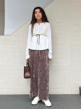 「SHIPS（シップス）のアイテム（スカート）」を使った、榎本さん（レディース・156cm）の秋コーディネート