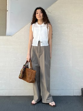 「MAISON N.H PARIS（メゾンエヌアッシュパリ）のMAISON N.H PARIS:ANNABELLE P（かごバッグ、イエロー系）」を使った、榎本さん（レディース・156cm）の夏コーディネート