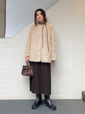 「SHIPS（シップス）のアイテム（スカート）」を使った、榎本さん（レディース・156cm）の秋コーディネート