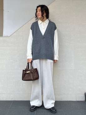 「SHIPS（シップス）のアイテム（シャツ/ブラウス）」を使った、榎本さん（レディース・156cm）の秋コーディネート