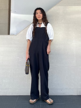 「アイテム（サロペット/オーバーオール）」を使った、榎本さん（レディース・156cm）の秋コーディネート