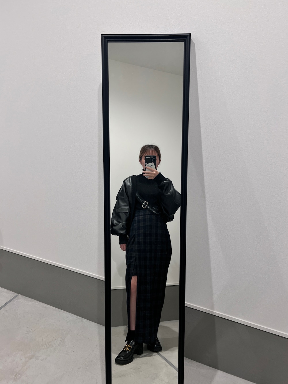 「お出かけコーデ、シンプル、キレイめ、ootd、大人女子、カジュアルコーデ、今日のコーデ、厚底ブーツ、低身長、低身長コーデ、148cm、148cmコーデ、オトナカワイイ、厚底シューズ、大人カジュアル」｜「IKEAのアイテム（ミラー、ブラック系）」を使った、ﾕﾅｹﾞさん（レディース・148cm）の冬コーディネートの1枚目の写真