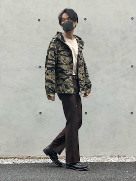 CELINEのミリタリージャケットを使った人気ファッションコーディネート