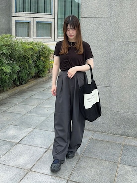 「MONO-MART（モノマート）の【anyway.シリーズ】とろみワイドタックバレル（洗える・速乾）パンツ〈セットアップ対応〉（スラックス、グレー系）」を使った、eriさん（レディース・150cm）の夏コーディネート
