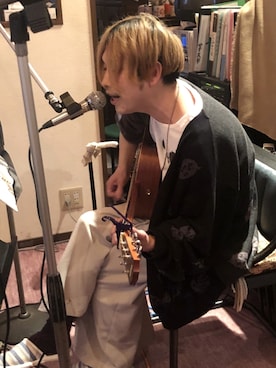 「スリッパ」｜「アイテム（パンツ）」を使った、marcoさん（メンズ・161cm）の春コーディネート