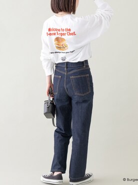 「バックロゴ」｜「アイテム（スニーカー）」を使った、fujiさん（レディース・154cm）の秋コーディネート