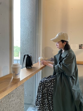 「フラワープリント」｜「アイテム（トレンチコート）」を使った、fujiさん（レディース・154cm）の春コーディネート