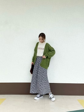 「ロゴニット」｜「アイテム（その他）」を使った、RISA HARADAさん（レディース・165cm）の冬コーディネート
