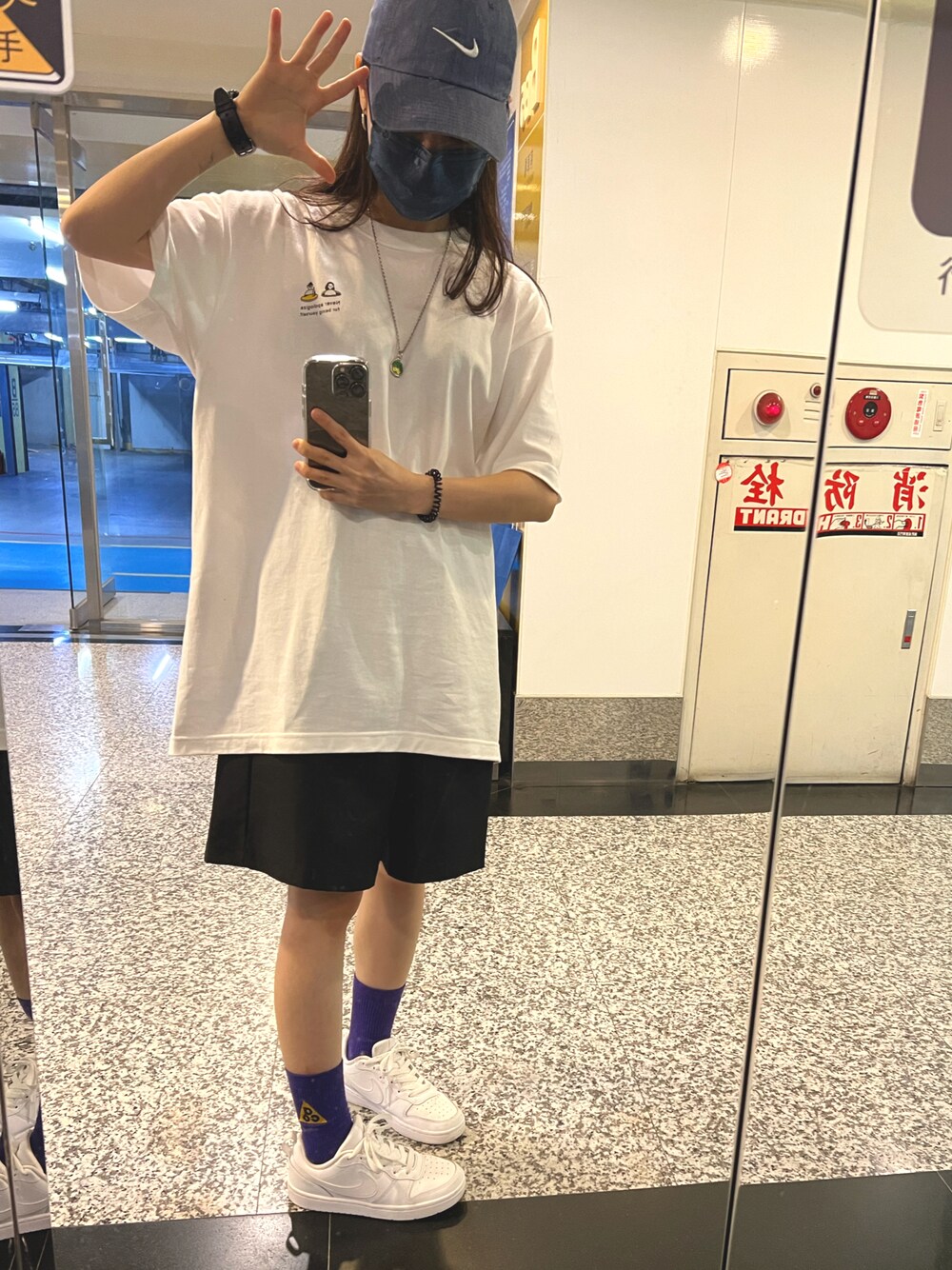 「ootd、夏、街頭穿搭、休閒」｜「NIKEのアイテム（スニーカー、ホワイト系）」を使った、瑋瑋WEWEさん（レディース・156cm）の夏コーディネートの1枚目の写真