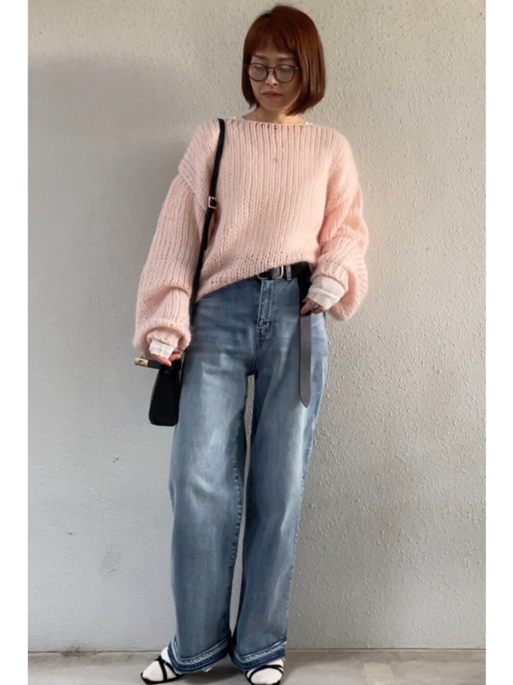 「ファッションを楽しもう、シンプルコーデ、オトナカジュアル、冬ファッション、パンツスタイル、オーバーサイズ、低身長女子、デニム、着回しコーデ」｜「Spick & Spanの≪追加≫5 1/2 LOOSE-STRAIGHT DENIM（デニムパンツ、ブルー系）」を使った、tomoさん（レディース・153cm）の秋コーディネートの1枚目の写真