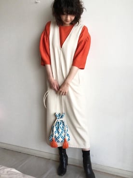 「巾着バッグ」｜「アイテム（ジャンパースカート）」を使った、こっつんこーでさん（レディース・161cm）の春コーディネート