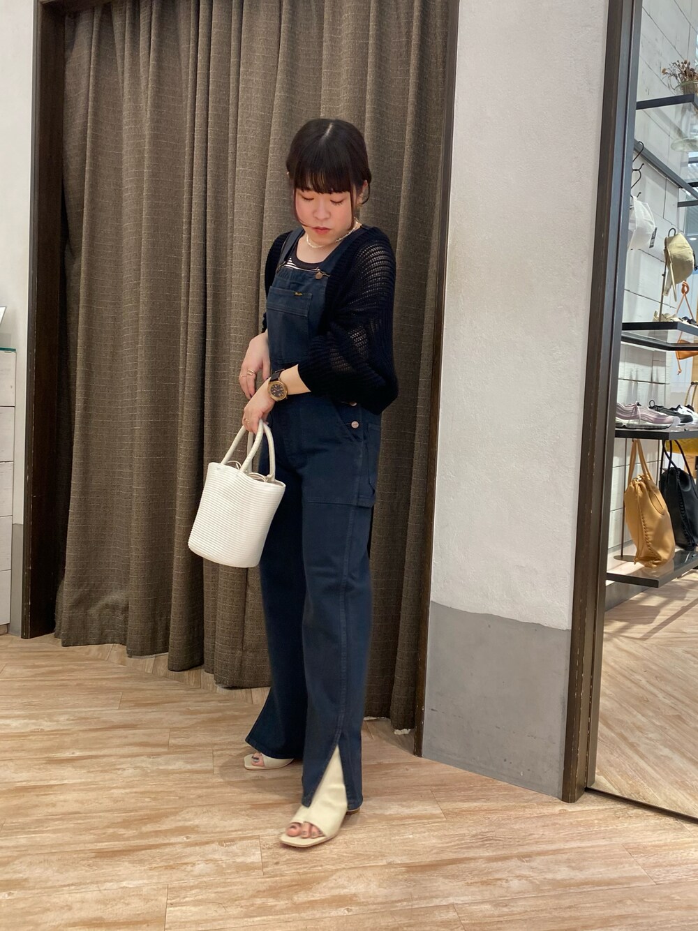 「サロペット、デニム、Wrangler、ラングラー、デニムサロペット、ニットボレロ、ボーダー、サンダルブーツ、カジュアルコーデ、夏コーデ」｜「CAPRICIEUX LE'MAGEの【Wrangler/ラングラー】フレアサロペット（サロペット/オーバーオール、ブラック系）」を使った、piiiii_lemageさん（レディース・154cm）の春コーディネートの1枚目の写真