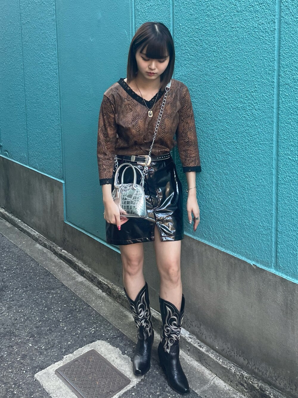 「ウエスタンブーツ、レザー」｜「usedのアイテム（トップス、ブラウン系）」を使った、ᴹᴬᴿᴼᴺさん（レディース・160cm）の冬コーディネートの1枚目の写真