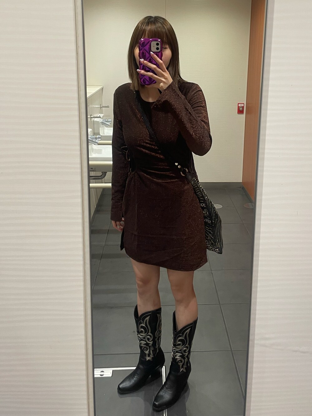 「ウエスタンブーツ」｜「SHEINのアイテム（ブーツ、ブラック系）」を使った、ᴹᴬᴿᴼᴺさん（レディース・160cm）の冬コーディネートの1枚目の写真