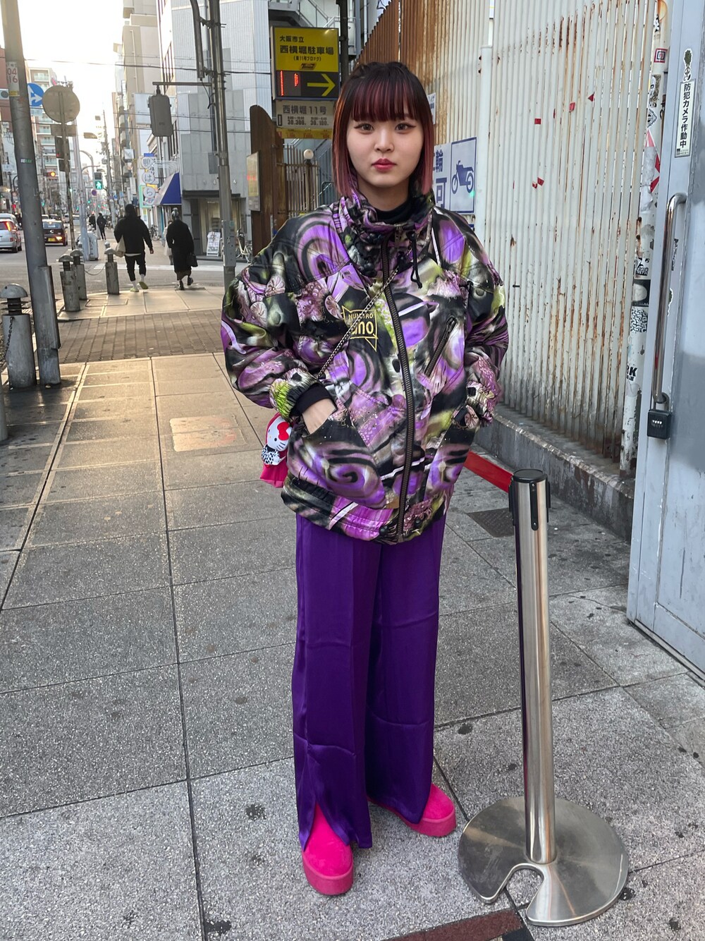 「紫」｜「ZARAのアイテム（ショルダーバッグ、ピンク系）」を使った、ᴹᴬᴿᴼᴺさん（レディース・160cm）の冬コーディネートの1枚目の写真
