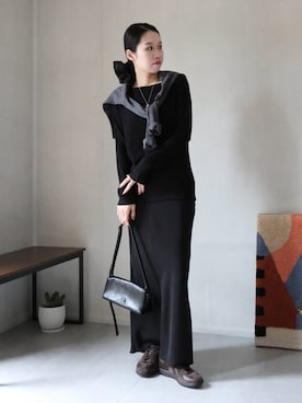 「アイテム（シュシュ）」を使った、ひなさん（レディース・165cm）の冬コーディネート