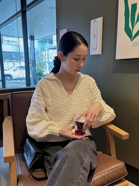 「アイテム（シュシュ）」を使った、ひなさん（レディース・165cm）の秋コーディネート