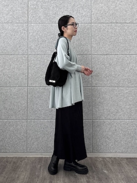 「アイテム（シュシュ）」を使った、ひなさん（レディース・165cm）の秋コーディネート