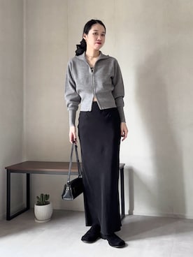 「アイテム（シュシュ）」を使った、ひなさん（レディース・165cm）の秋コーディネート