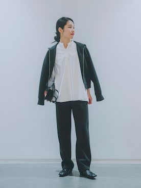 「パーカー」｜「アイテム（スリッポン）」を使った、ひなさん（レディース・165cm）の冬コーディネート