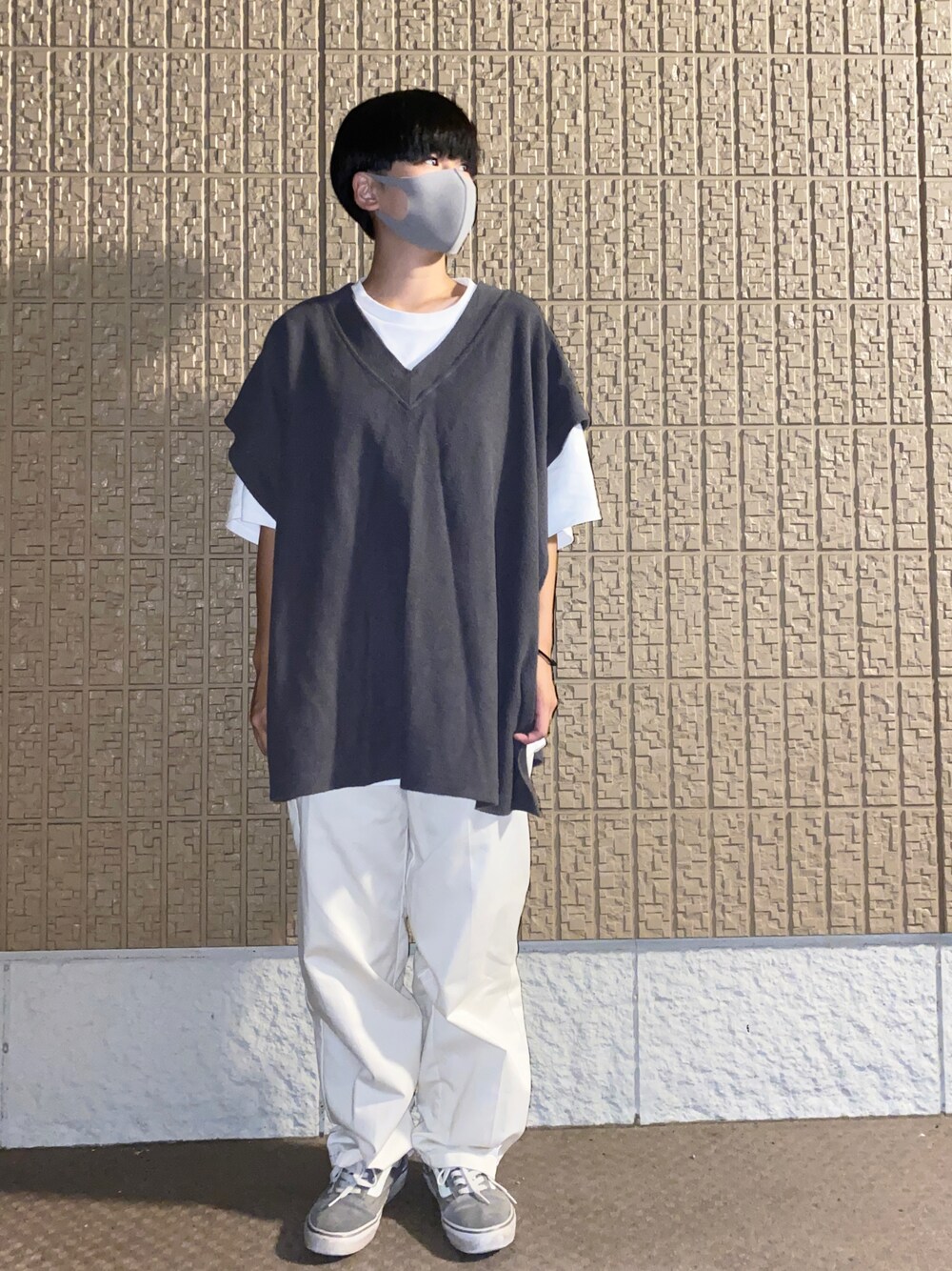 「カジュアルコーデ、プチプラコーデ、低身長、シンプルコーデ」｜「Green Parks topicのアイテム（パンツ、ホワイト系）」を使った、KOさん（レディース・155cm）の秋コーディネートの1枚目の写真