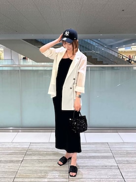 「RODE SKO(ロデスコ)のチェーン付きスパンコールバッグ(ショルダーバッグ、ブラック系)」を使った、chikakoさん(レディース・170cm)の春コーディネート