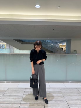 「SENSE OF PLACE by URBAN RESEARCH(センスオブプレイスバイアーバンリサーチ)の『5サイズ展開』センタープレスストレートパンツ(スラックス、グレー系)」を使った、chikakoさん(レディース・170cm)の秋コーディネート