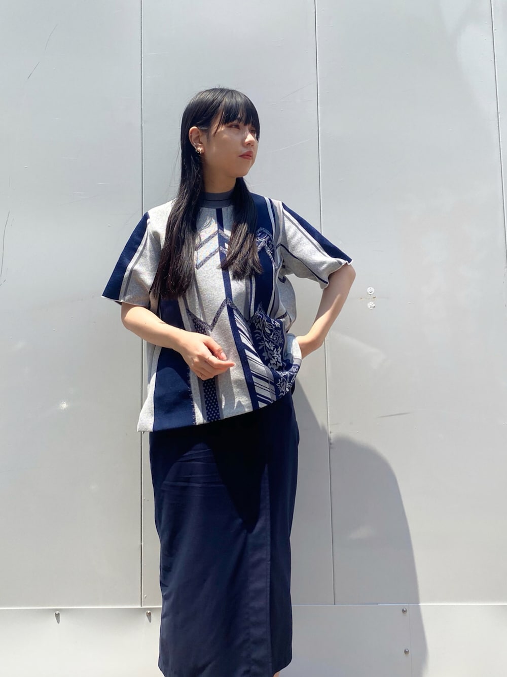 「夏コーデ、大人女子、オトナ女子、ゆるコーデ、着回しコーデ、低身長、キレイめ、ワントーンコーデ、きれいめカジュアル、カジュアル」｜「mamekurogouchiのアイテム（トップス、ブルー系）」を使った、ホリユキノさん（レディース・154cm）の夏コーディネートの1枚目の写真