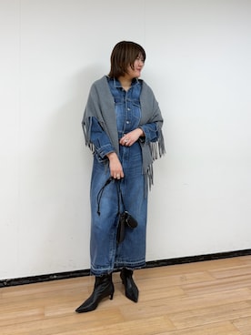 「LOUNGEDRESS（ラウンジドレス）の《トップスやアウターにプラスワン》フリンジニットストール　秋服（マフラー、グレー系）」を使った、YONEYAMAさん（レディース・165cm）の秋コーディネート