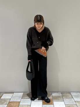 「アイテム（バンダナ/スカーフ、レッド系）」を使った、YONEYAMAさん（レディース・165cm）の秋コーディネート