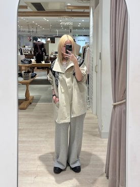 「mystic（ミスティック）のモノクロフラワー スカーフ（バンダナ/スカーフ、ブラック系）」を使った、shitomiさん（レディース・157cm）の春コーディネート