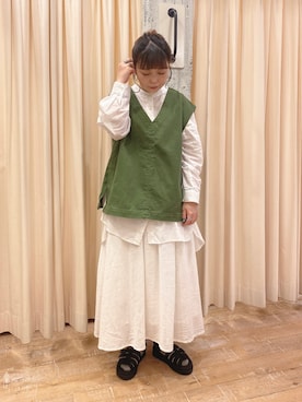 「Samansa Mos2（サマンサ モスモス）のビックシルエットバンドカラーシャツ（シャツ/ブラウス）」を使った、honamiさん（レディース・153cm）の春コーディネート